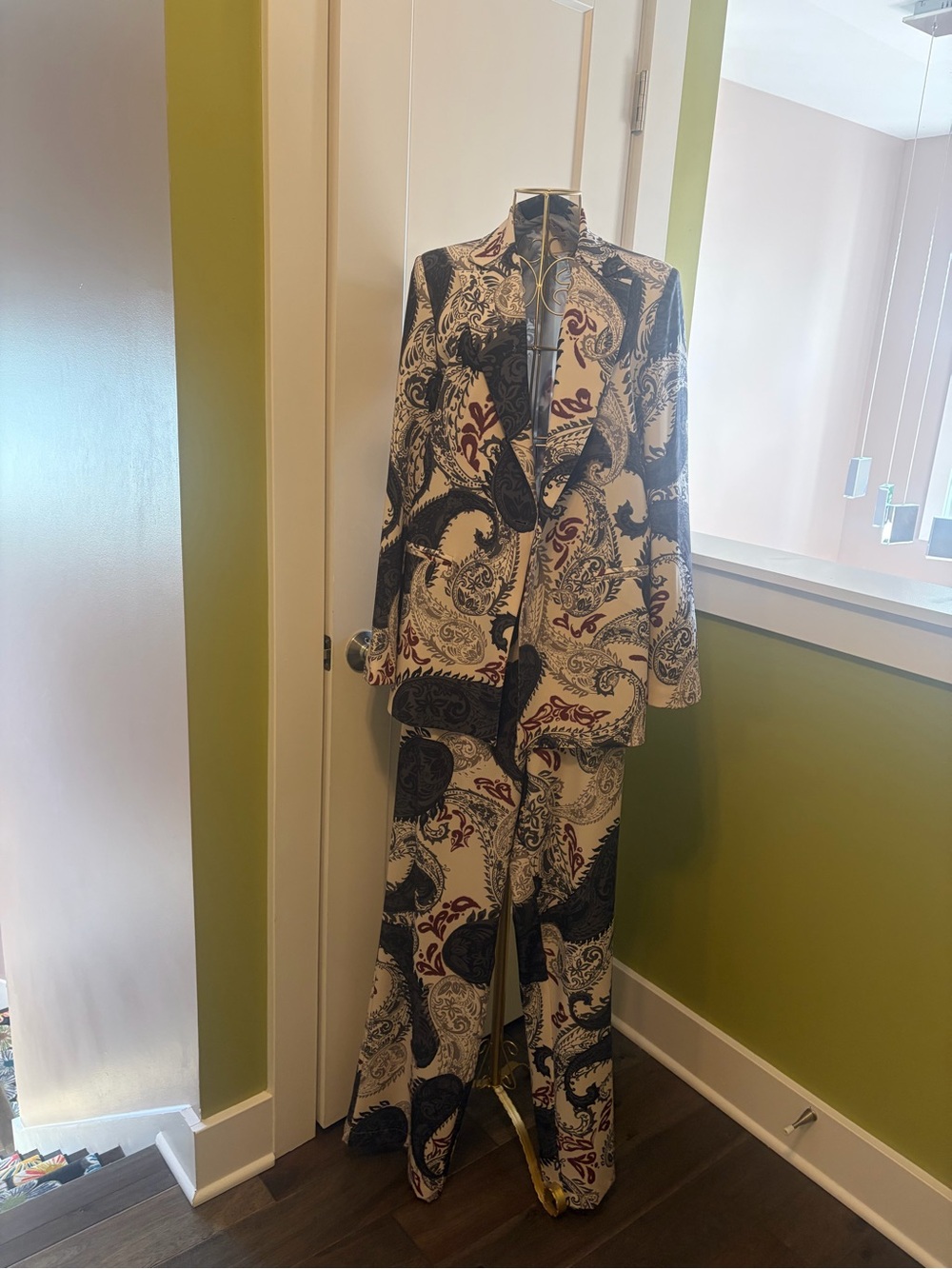 Compagnia Italiana Cream Paisley Printed Suit Jacket & Trousers